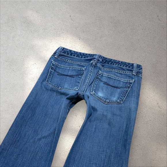 Gap Low Rise Long & Lean Flare Jeans - Picture 3 of 7